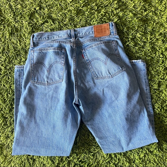 Levi’s Wedgie Straight distressed jeans - Picture 2 of 9